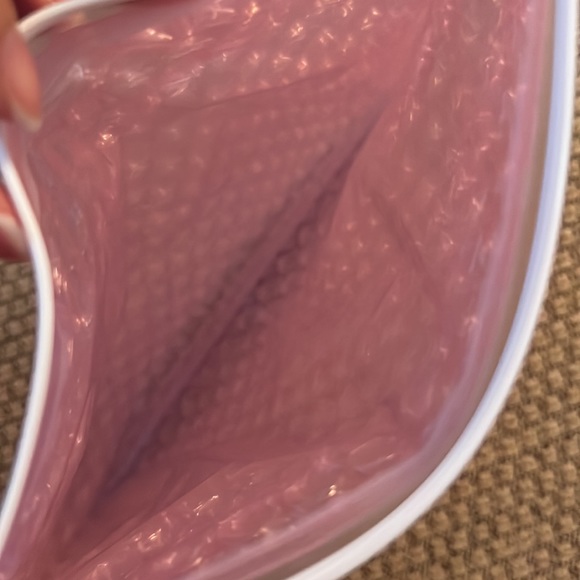 Pocket - Picture 3 of 3